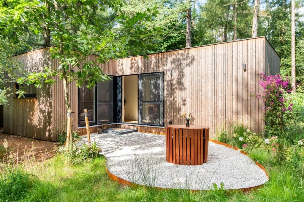 Luxe-Avontuur In Een Romantische Cabin In Het Bos Stekene Dış mekan fotoğraf