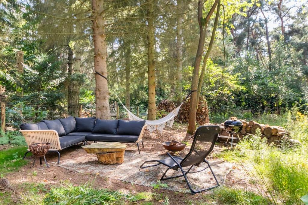 Luxe-Avontuur In Een Romantische Cabin In Het Bos Stekene Dış mekan fotoğraf