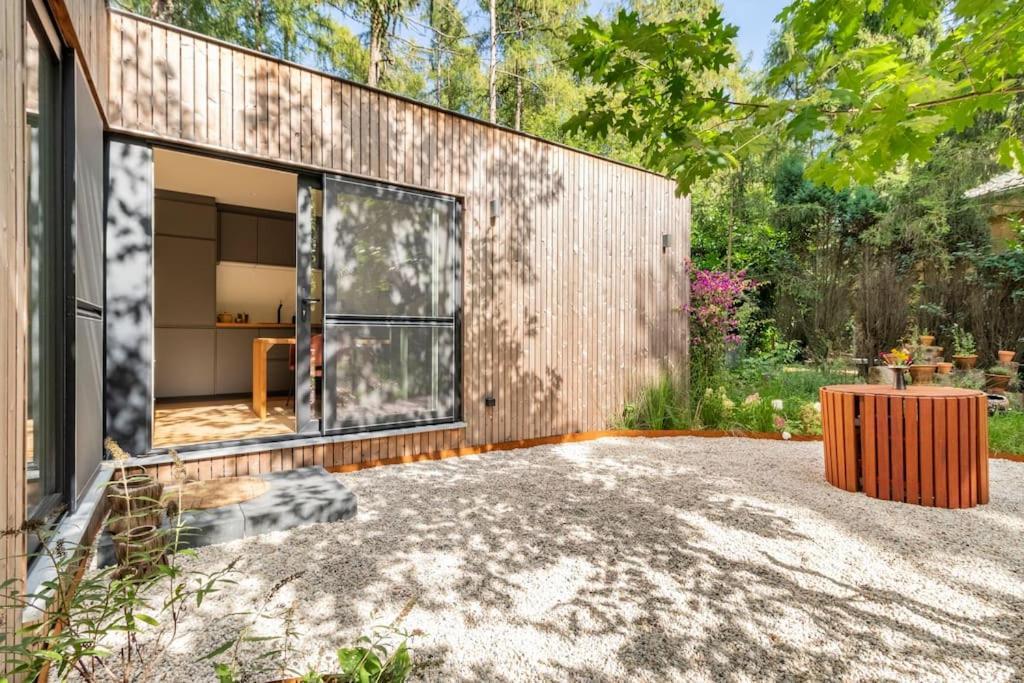 Luxe-Avontuur In Een Romantische Cabin In Het Bos Stekene Dış mekan fotoğraf